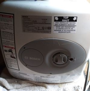 Bosch 2.5 gallon Point of Use Electric Water Heate